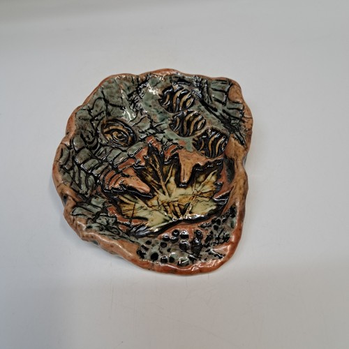 Click to view detail for SL-590 Porcelain Maple Leaf Spoon Rest $16